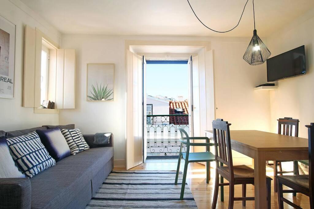 Bh4e-3br With View In Heart Of Bairro Alto - Bright Apartment