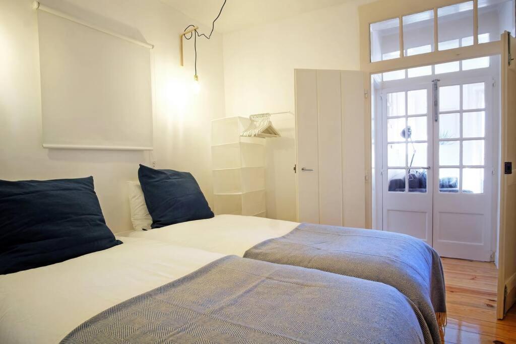 Bh4e-3br With View In Heart Of Bairro Alto - Bright Apartment Lisbon