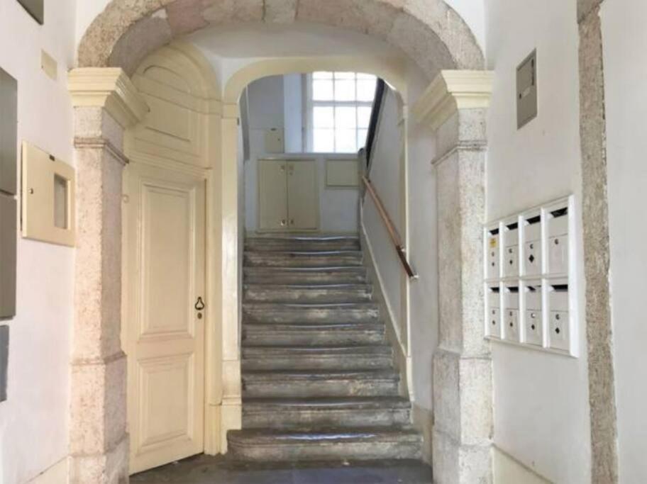 Bh4e-3br With View In Heart Of Bairro Alto - Bright